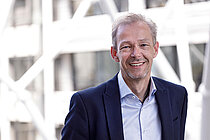 Ein Porträt von Georg Sondermann, Geschäftsführer des Jobcenter Bochum.